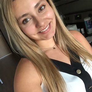 Meet your Posher, Halie